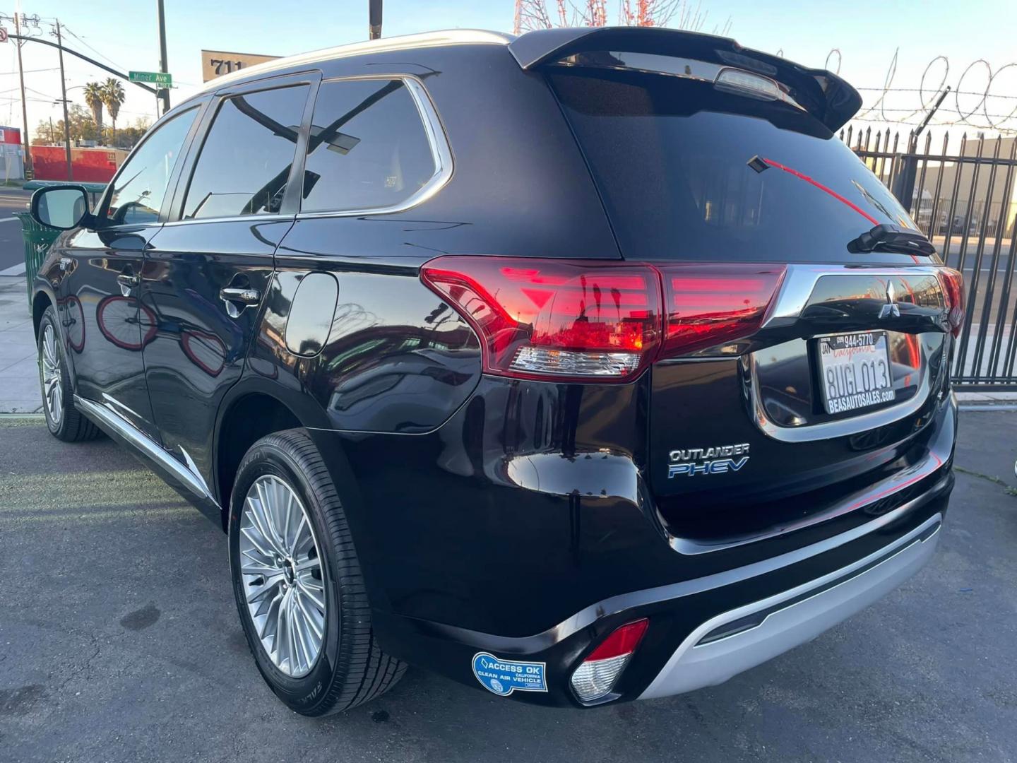 2020 RUBY BLACK /BLACK Mitsubishi Outlander PHEV (JA4J24A58LZ) , located at 744 E Miner Ave, Stockton, CA, 95202, (209) 944-5770, 37.956863, -121.282082 - Photo#15